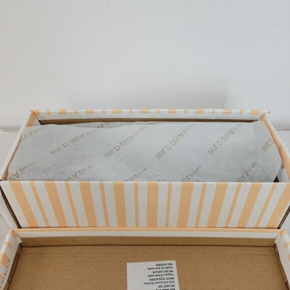 Wild Diva Studded Clear Slides Size 6 NIB - Picture 2 of 5